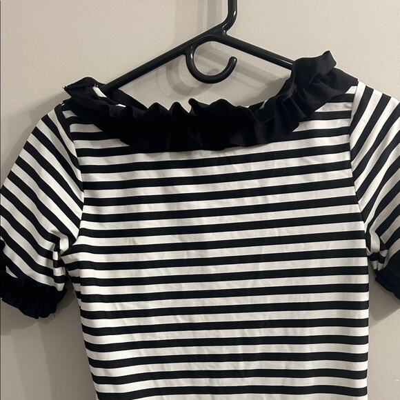 Dainty Jewells Women’s Black White Striped Modest Ruffle Swim Top Size Small - Picture 6 of 8